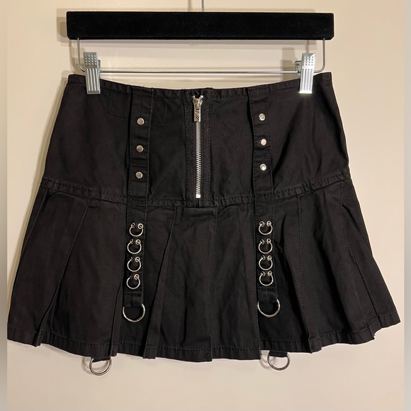 Vintage Y2K Tripp NYC Black Mini Skirt with Silver Hardware Detail - Picture 2 of 14